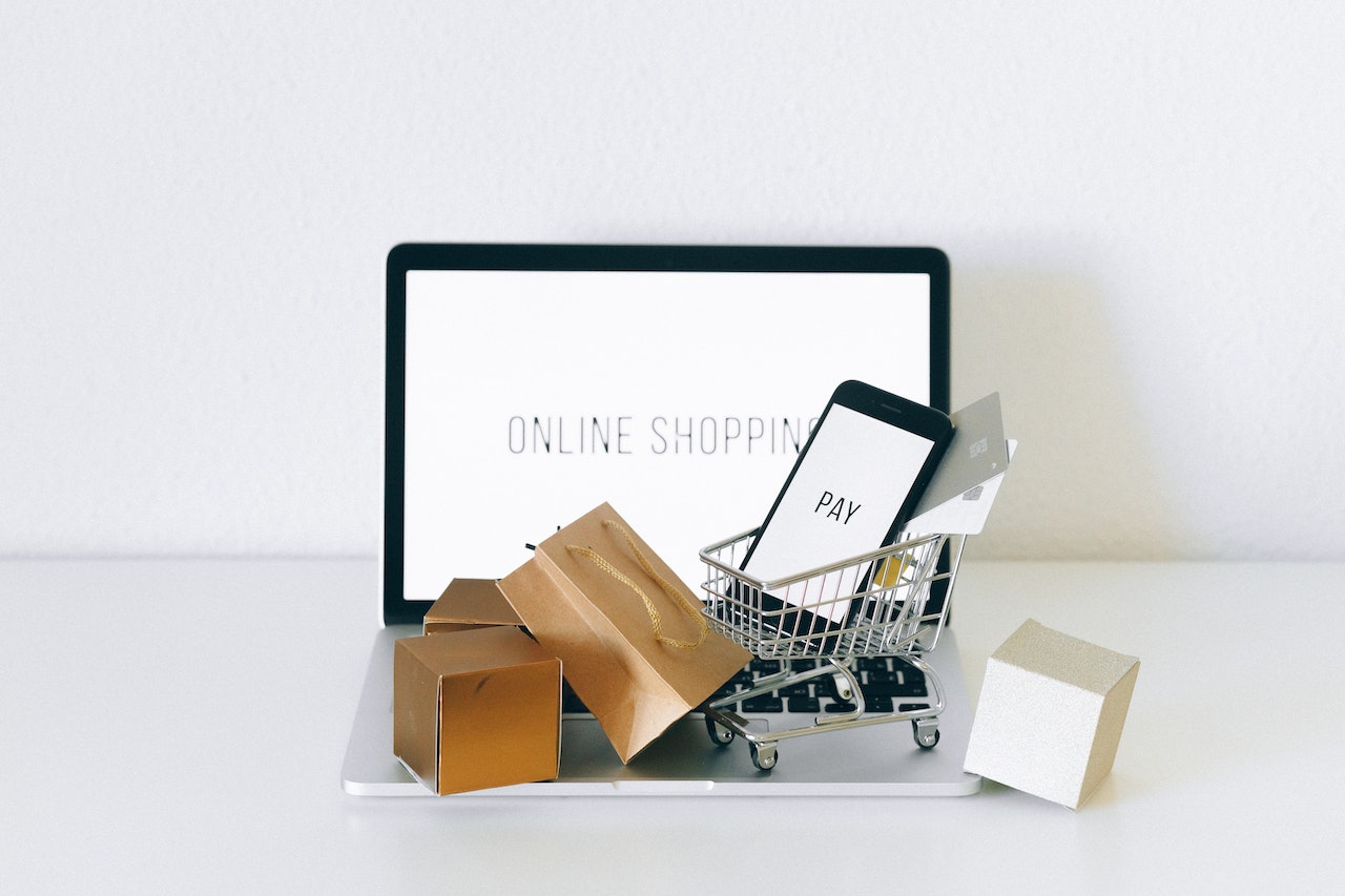 Drive Sales with a Comprehensive E-Commerce Software Platform from Quilageo